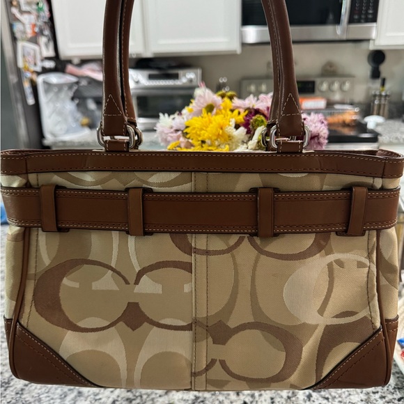 Coach Hampton purse - Picture 2 of 6